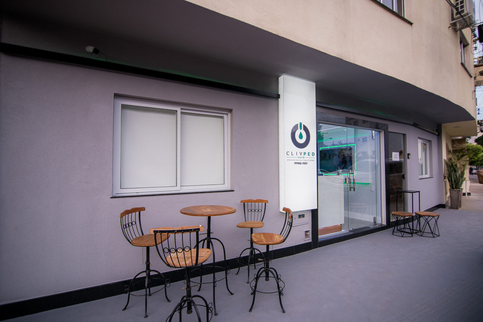 Fachada da Clivped Tech Colatina na Avenida Champagnat